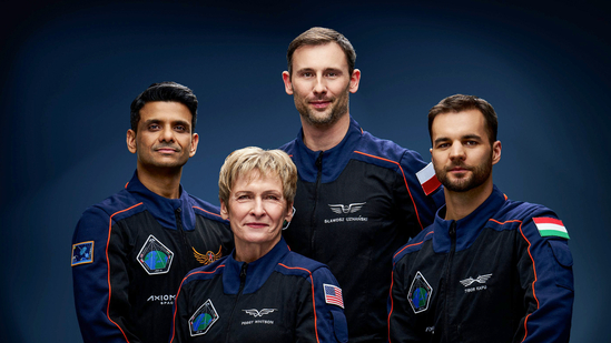 Global crew of axiom 4